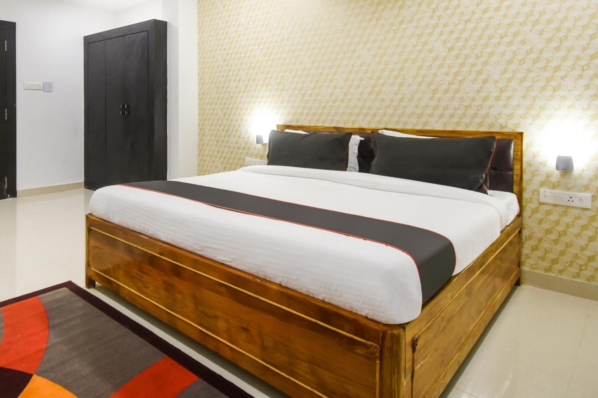 Collection O Red Velvet Premium Hotell Balianta Exteriör bild