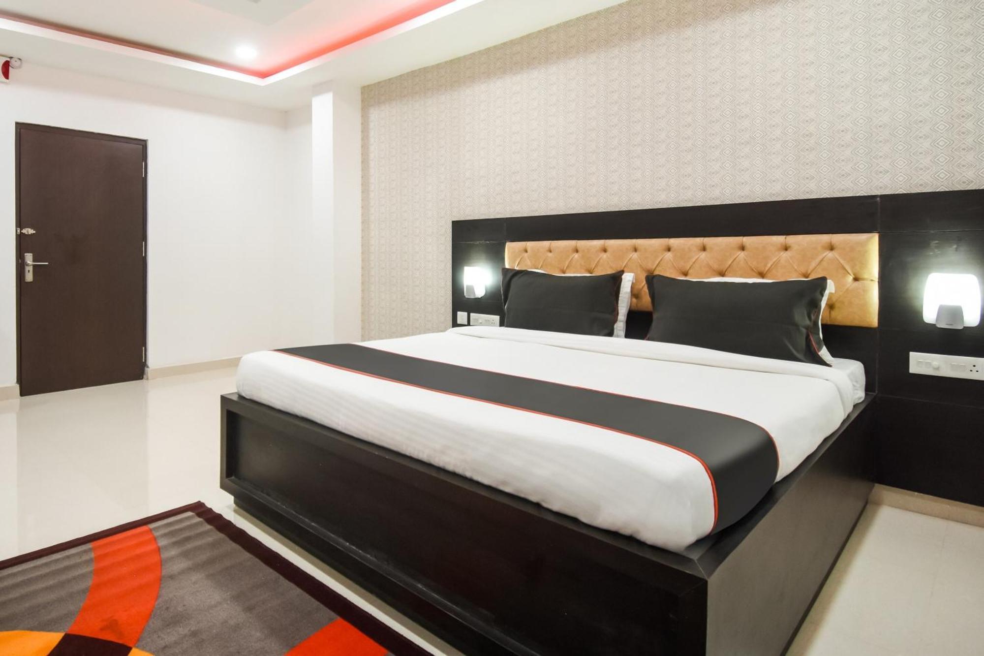 Collection O Red Velvet Premium Hotell Balianta Exteriör bild